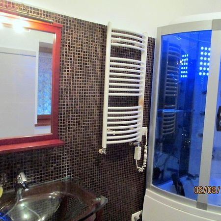 Apartment In The Centre Of 리비프 외부 사진