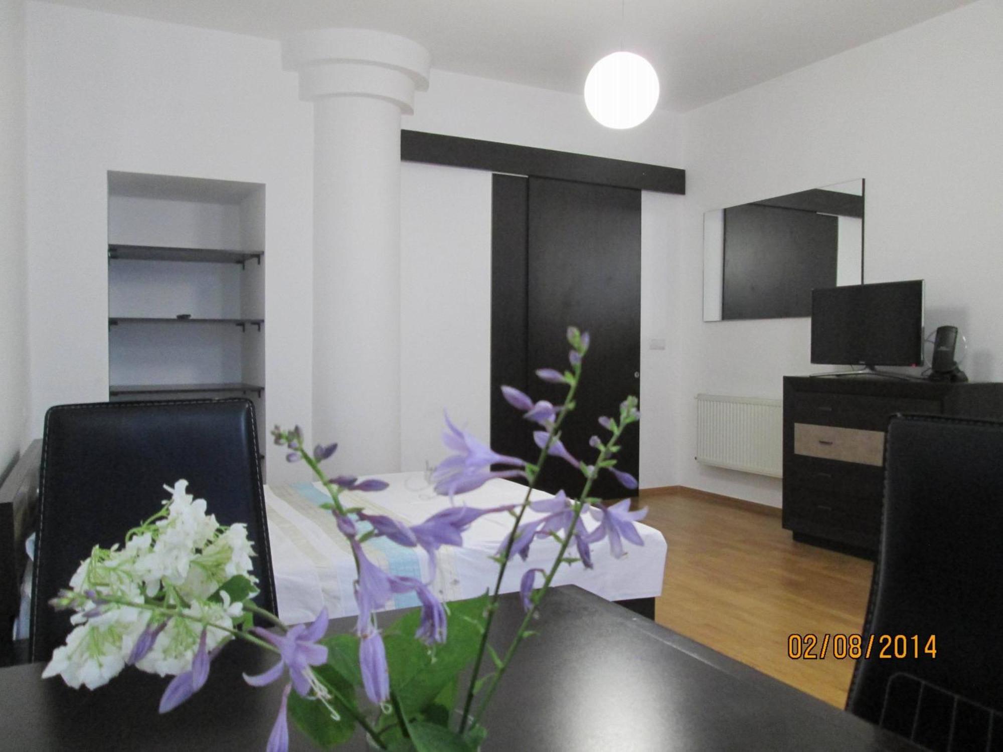 Apartment In The Centre Of 리비프 외부 사진