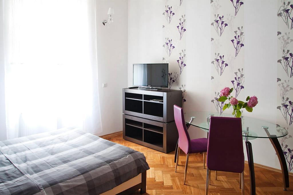 Apartment In The Centre Of 리비프 외부 사진