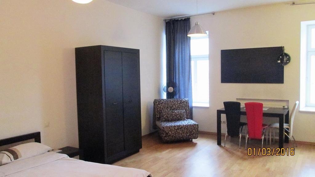 Apartment In The Centre Of 리비프 외부 사진