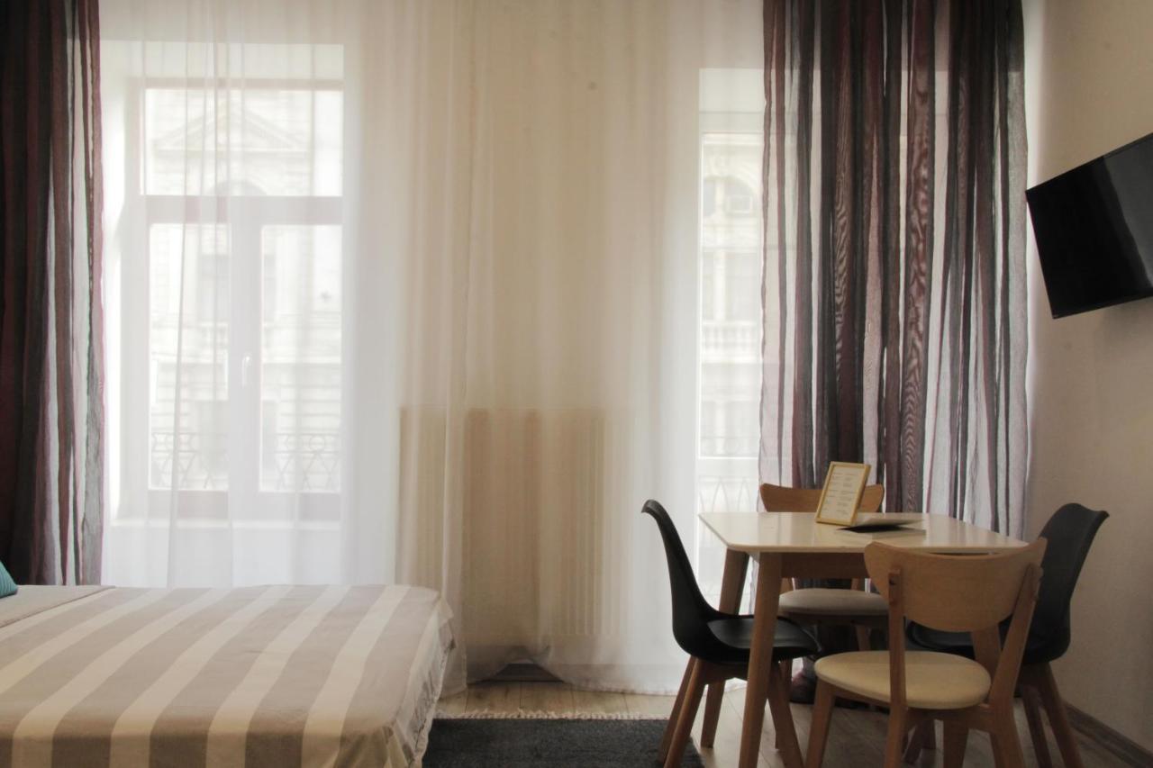 Apartment In The Centre Of 리비프 외부 사진
