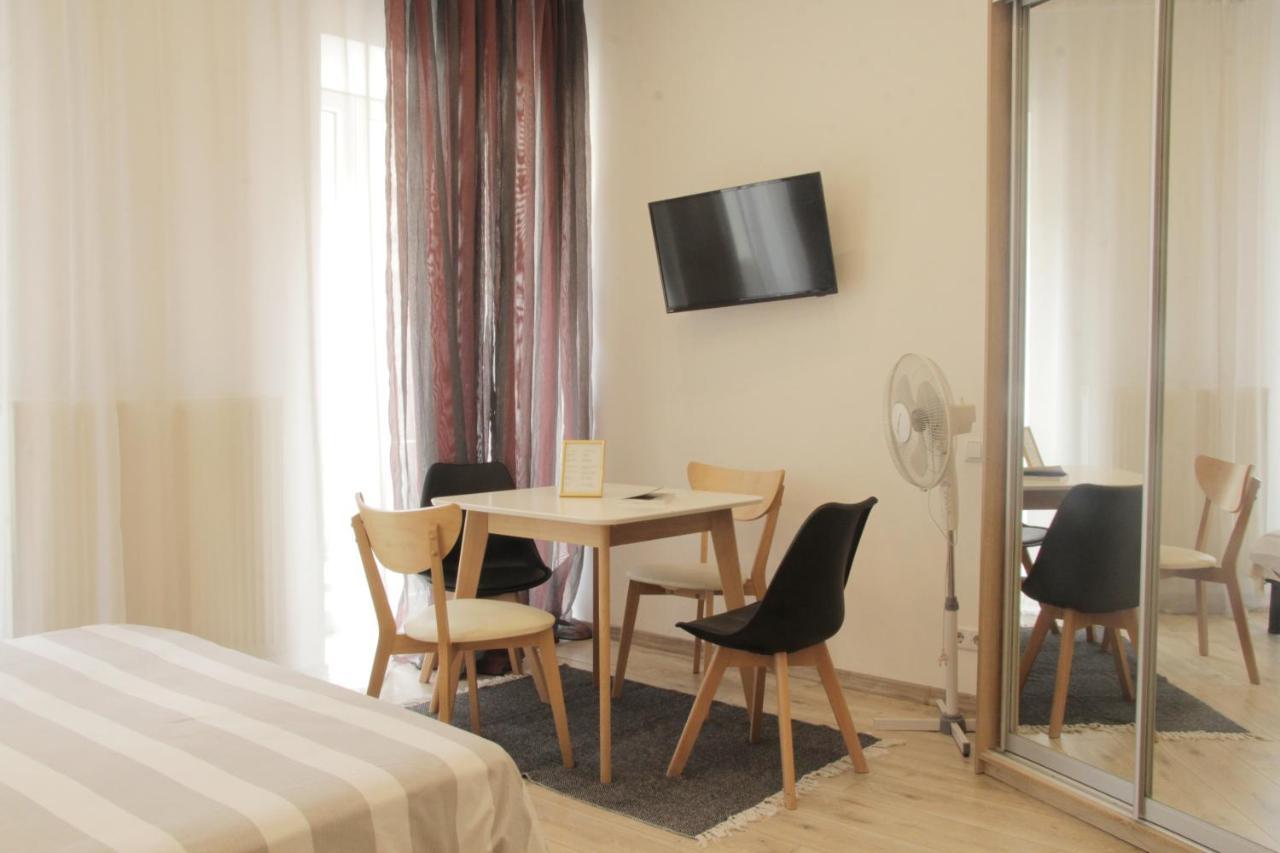 Apartment In The Centre Of 리비프 외부 사진