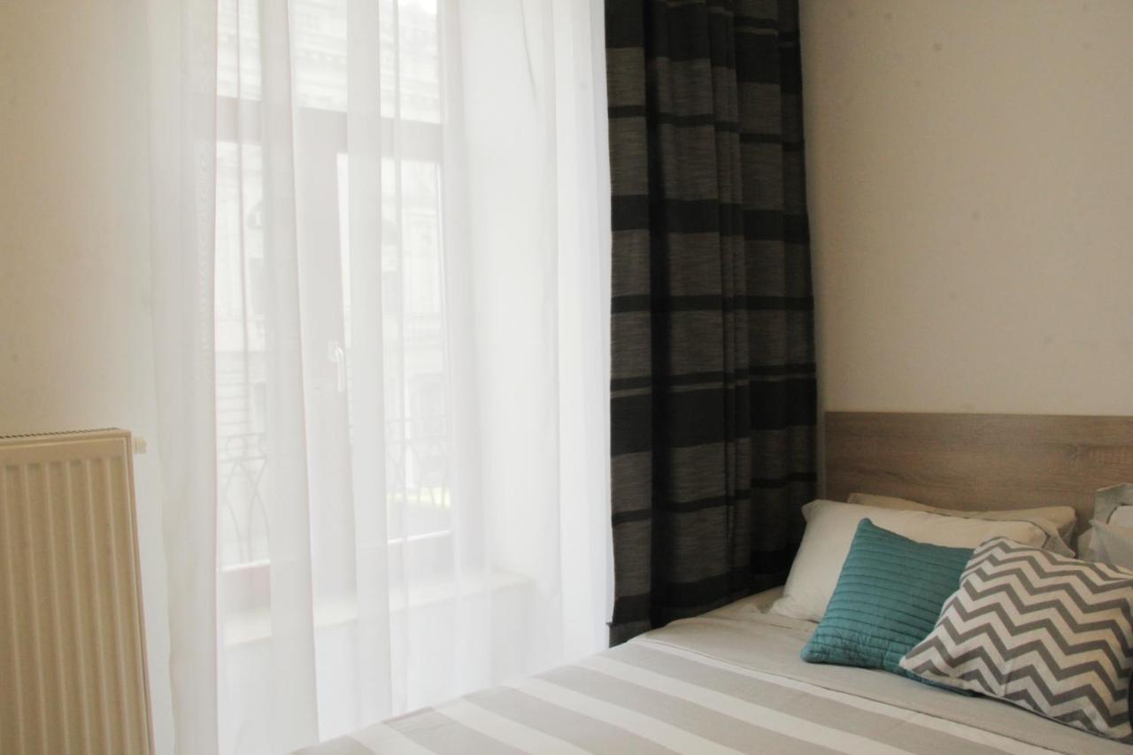 Apartment In The Centre Of 리비프 외부 사진