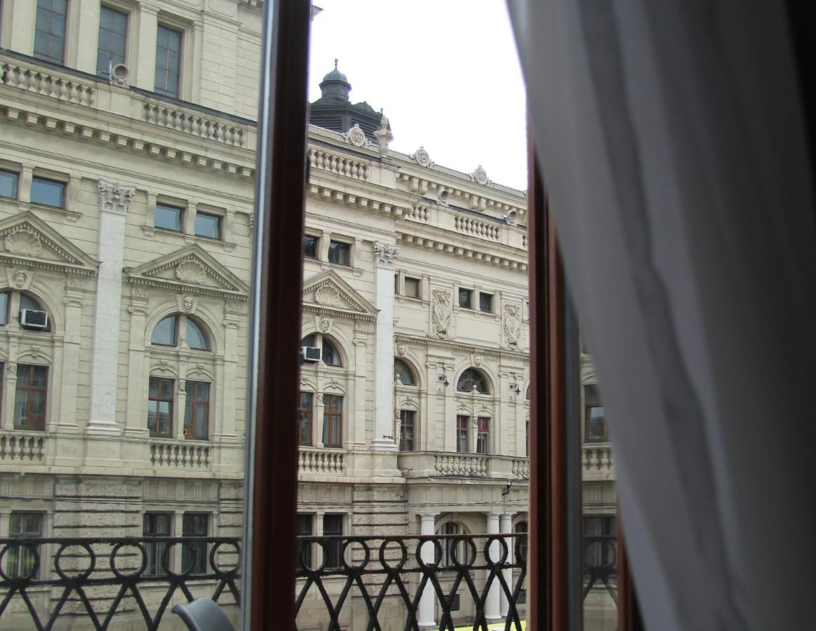 Apartment In The Centre Of 리비프 외부 사진